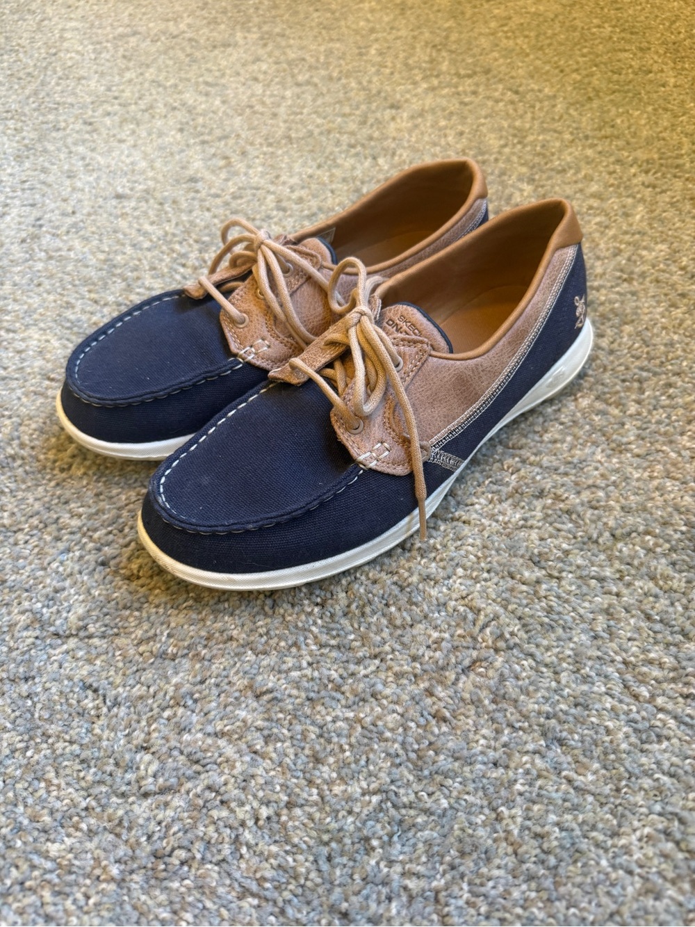 Skechers light weight goga max navy boat shoes women’s size 8.5 - Picture 2 of 7